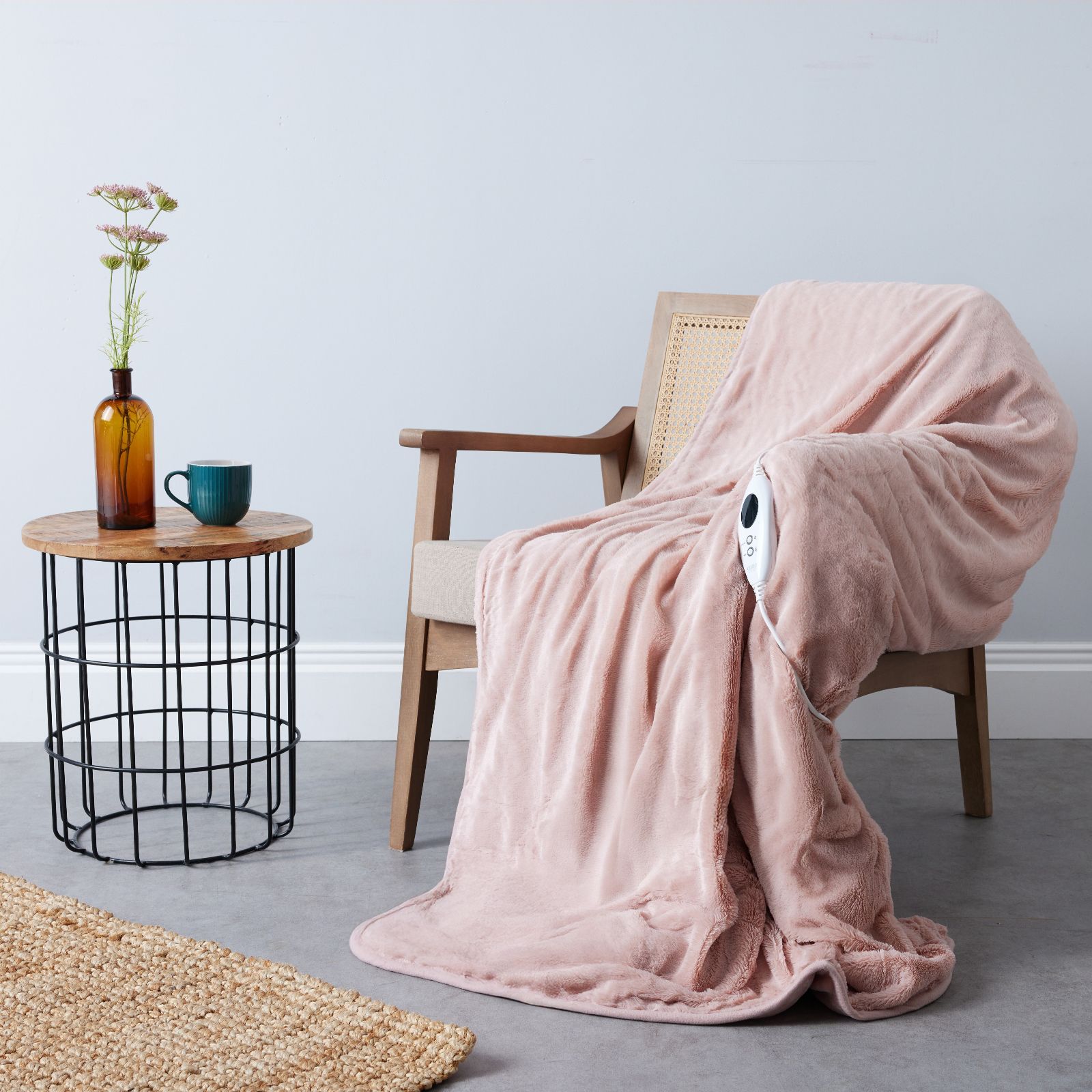 Cozee Home Family Sized Faux Fur & Velvetsoft HeatedThrow w/ 9 Heat Settings