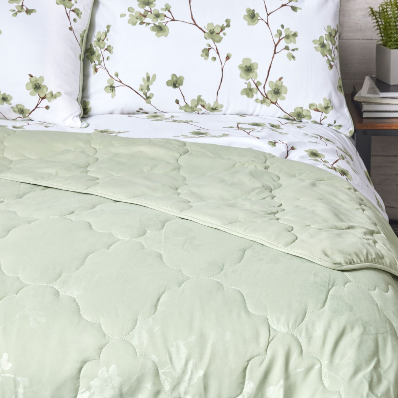 Cozee Home Quilted Embossed Botanical Print Throw