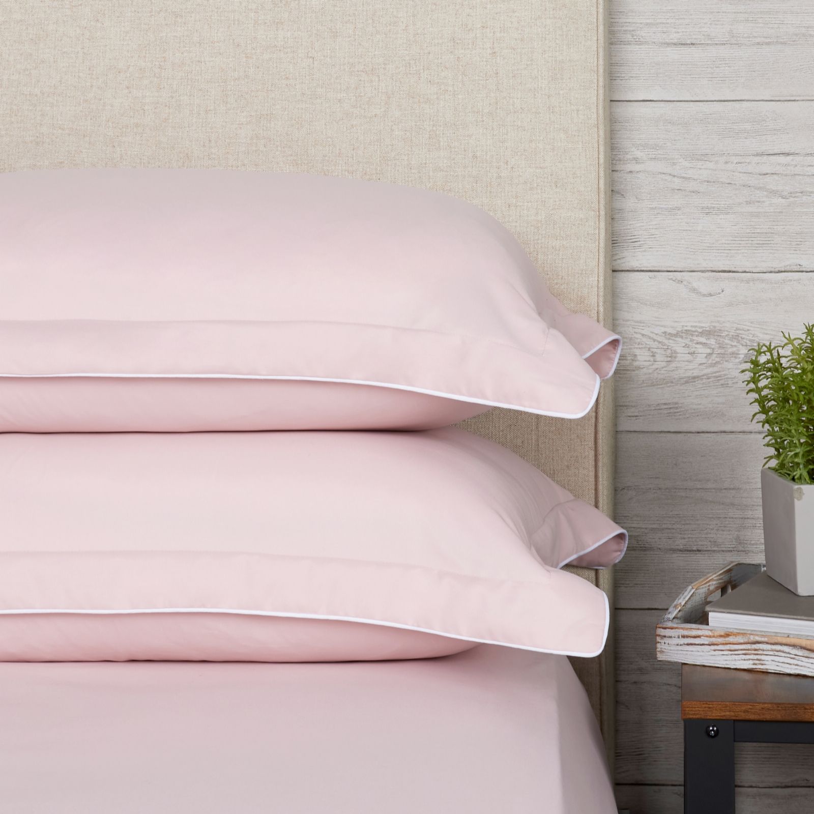 Supersoft by Cozee Home Set of 2 Standard Pillowcases with Contrast Piping