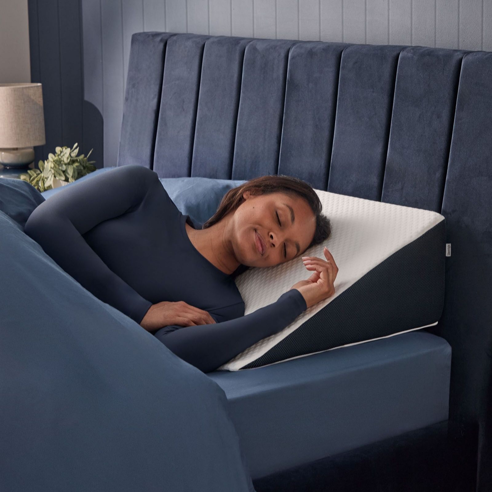  Silentnight Sleep Therapy Wedge Pillow