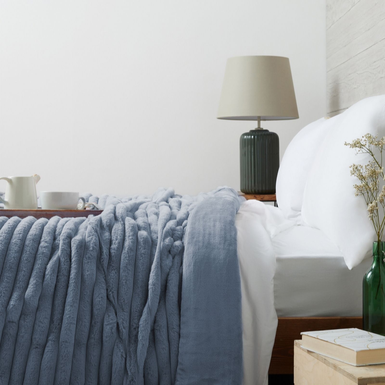 Cozee Home Jacquard Stripe Grace Fur Bedspread