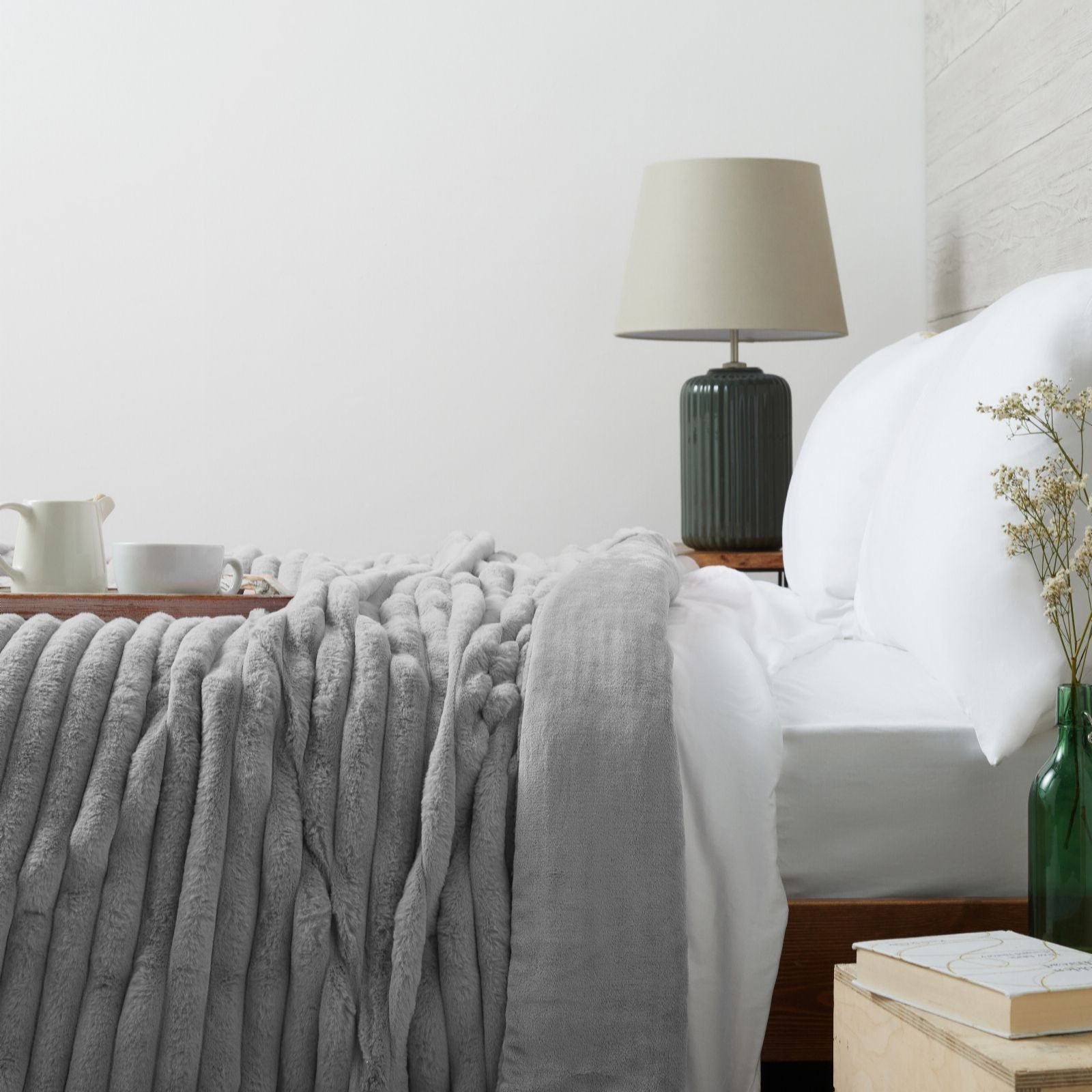 Cozee Home Jacquard Stripe Grace Fur Bedspread