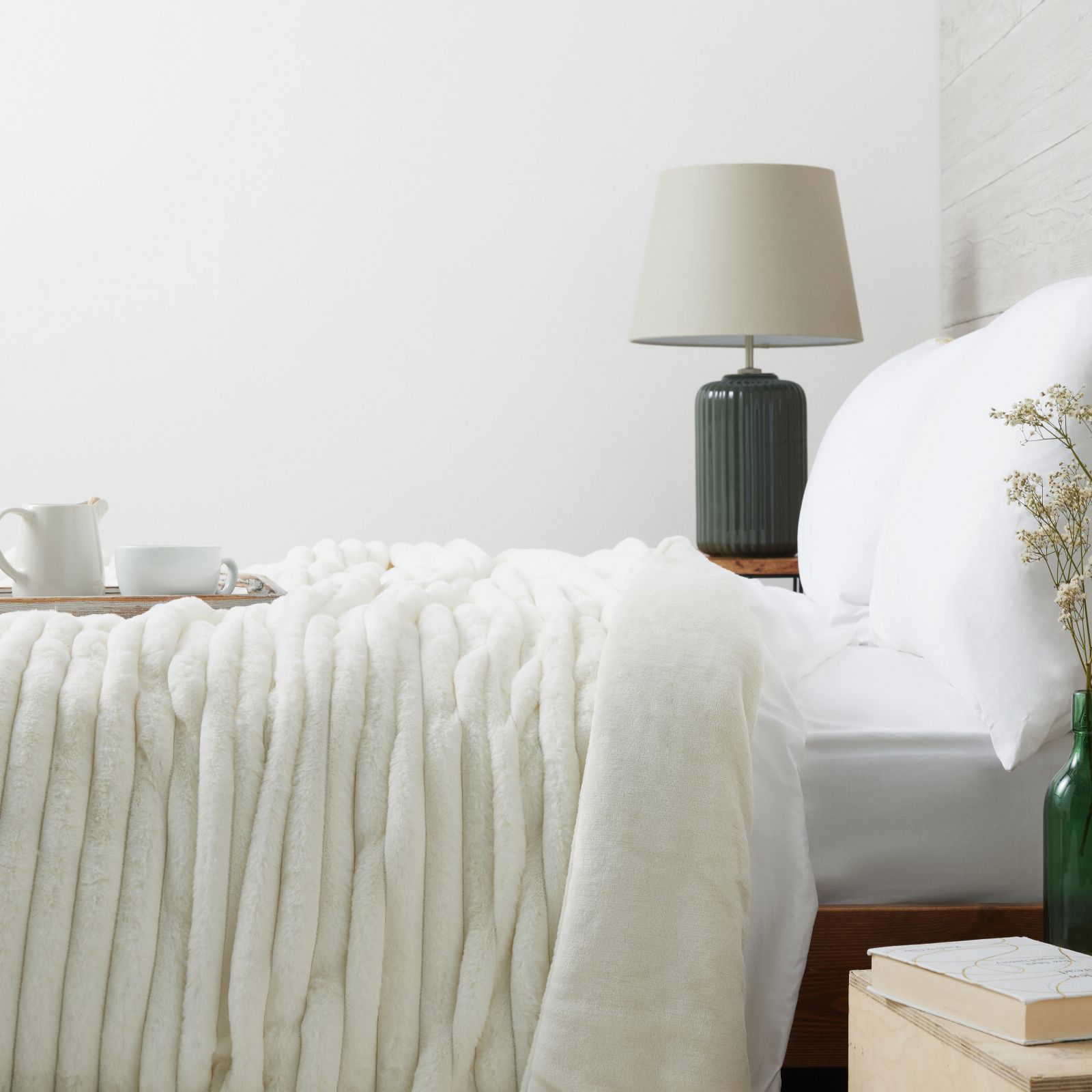 Cozee Home Jacquard Stripe Grace Fur Bedspread