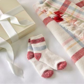 Cozee Home 'The Gift of Comfort' Throw and Socks Giftbox