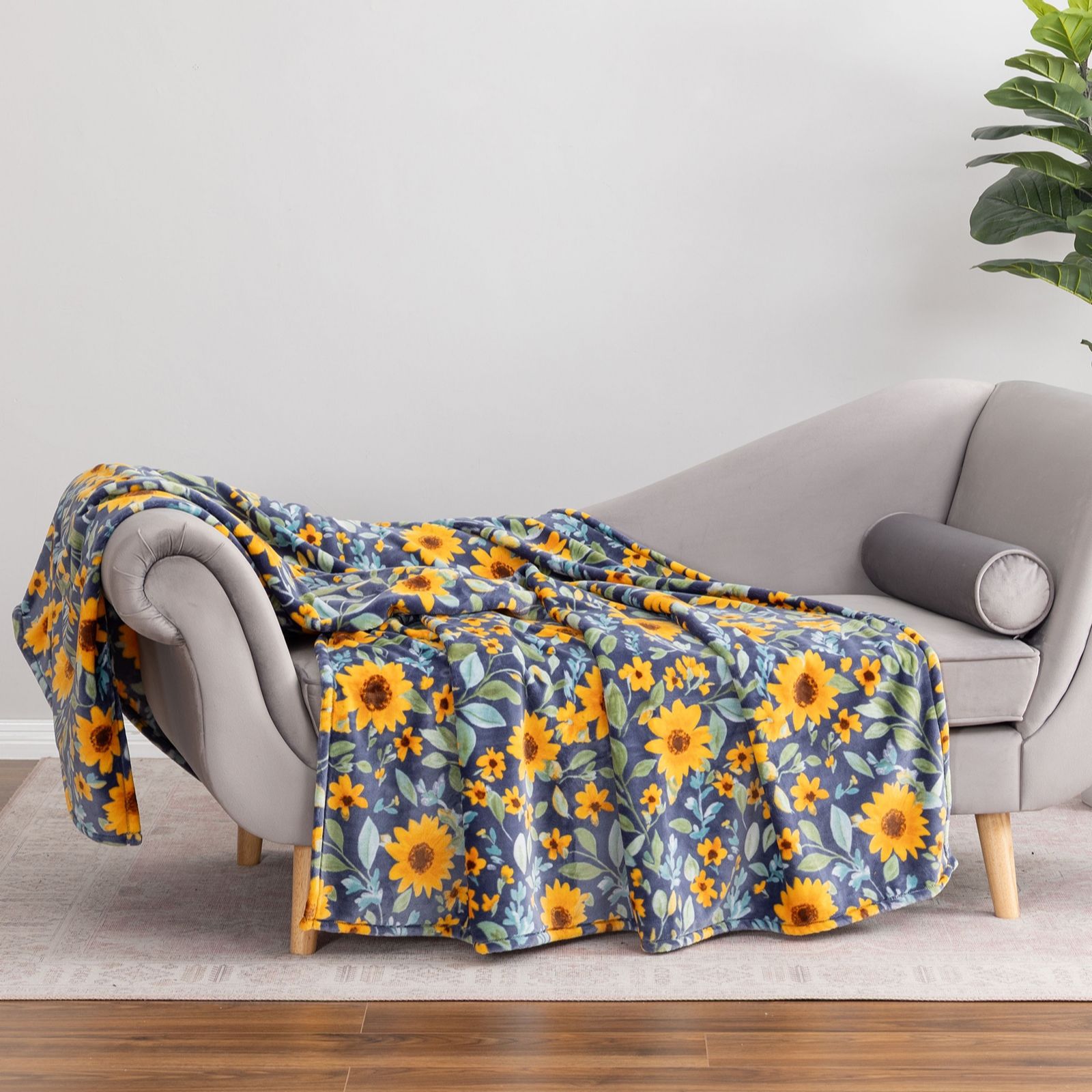 Cozee Home Velvetsoft Floral Printed Throw in Giftbox