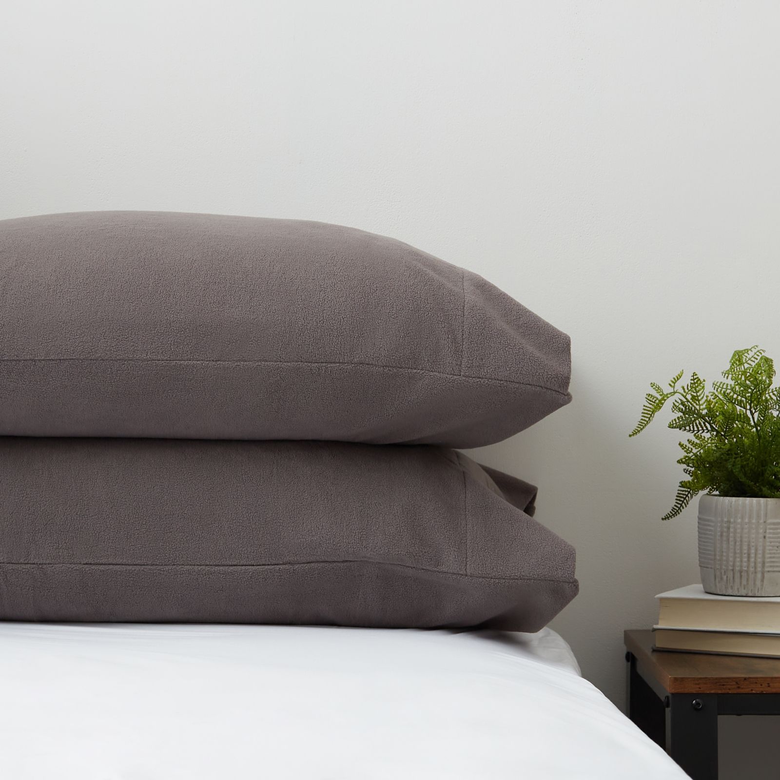 Cozee Home Set of 2 Fleece Housewife Pillow Cases