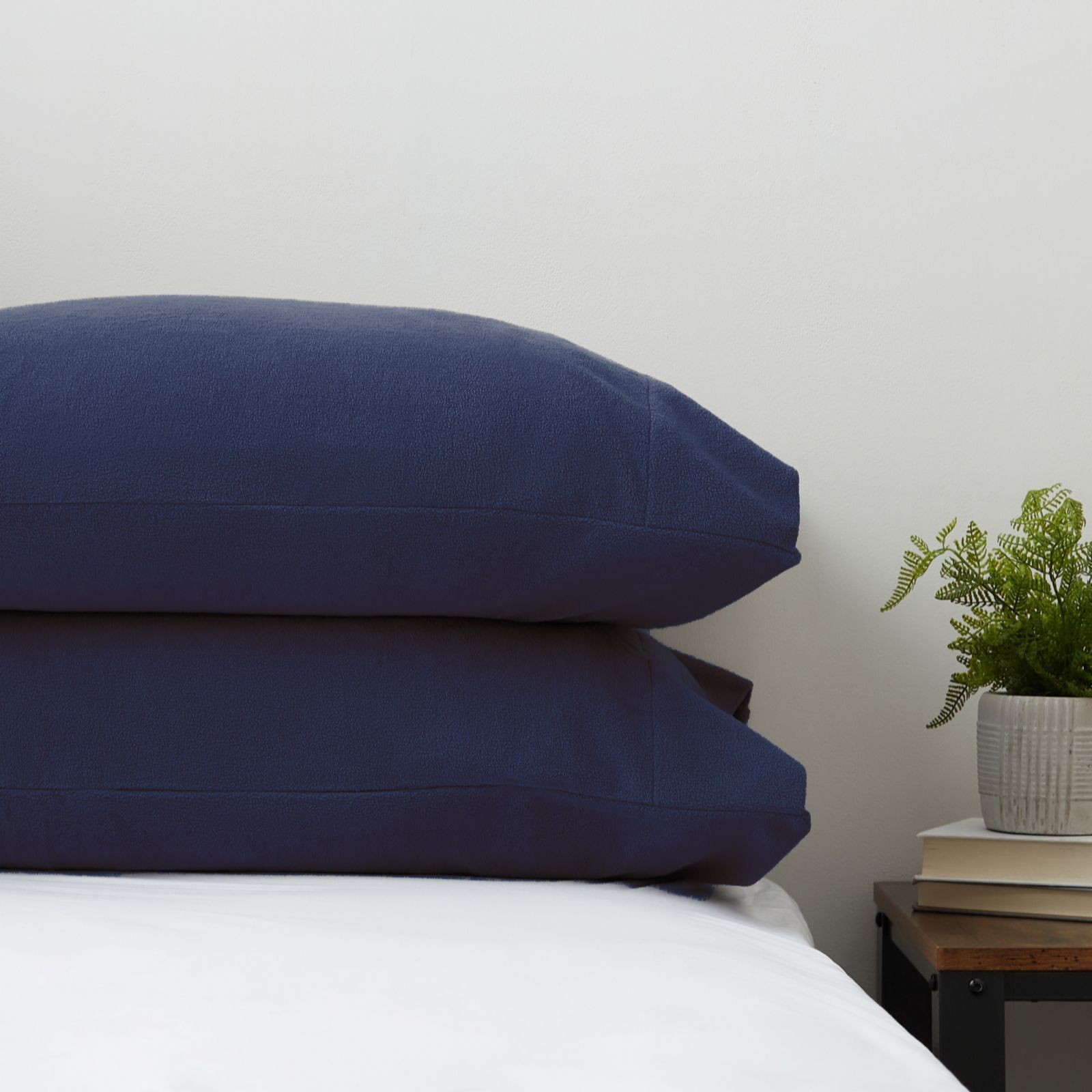 Cozee Home Set of 2 Fleece Housewife Pillow Cases