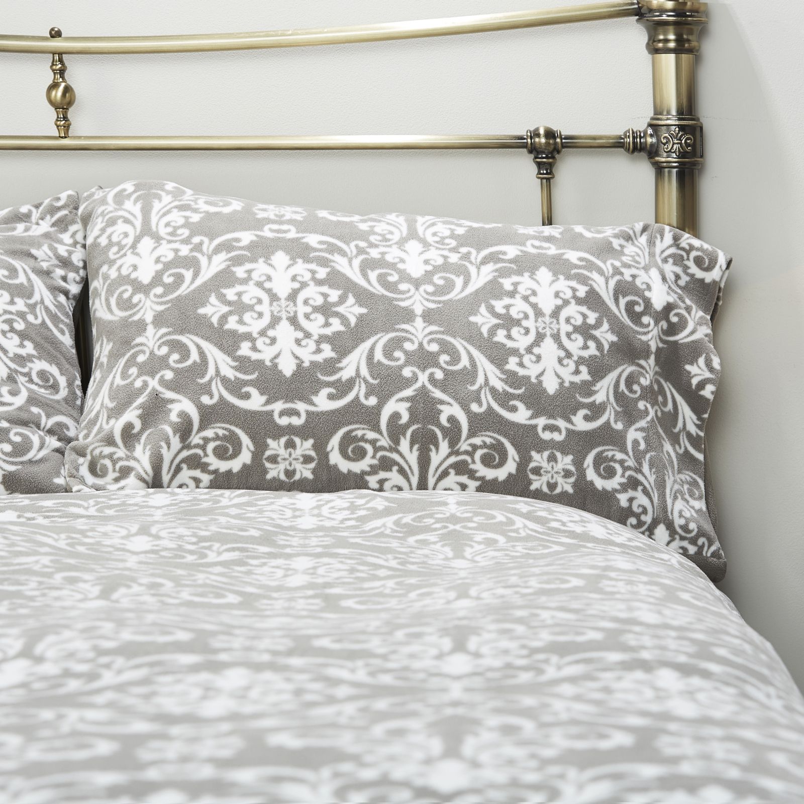 Outlet Cozee Home Damask Print Fleece Duvet Set with Deep Fitted Sheet