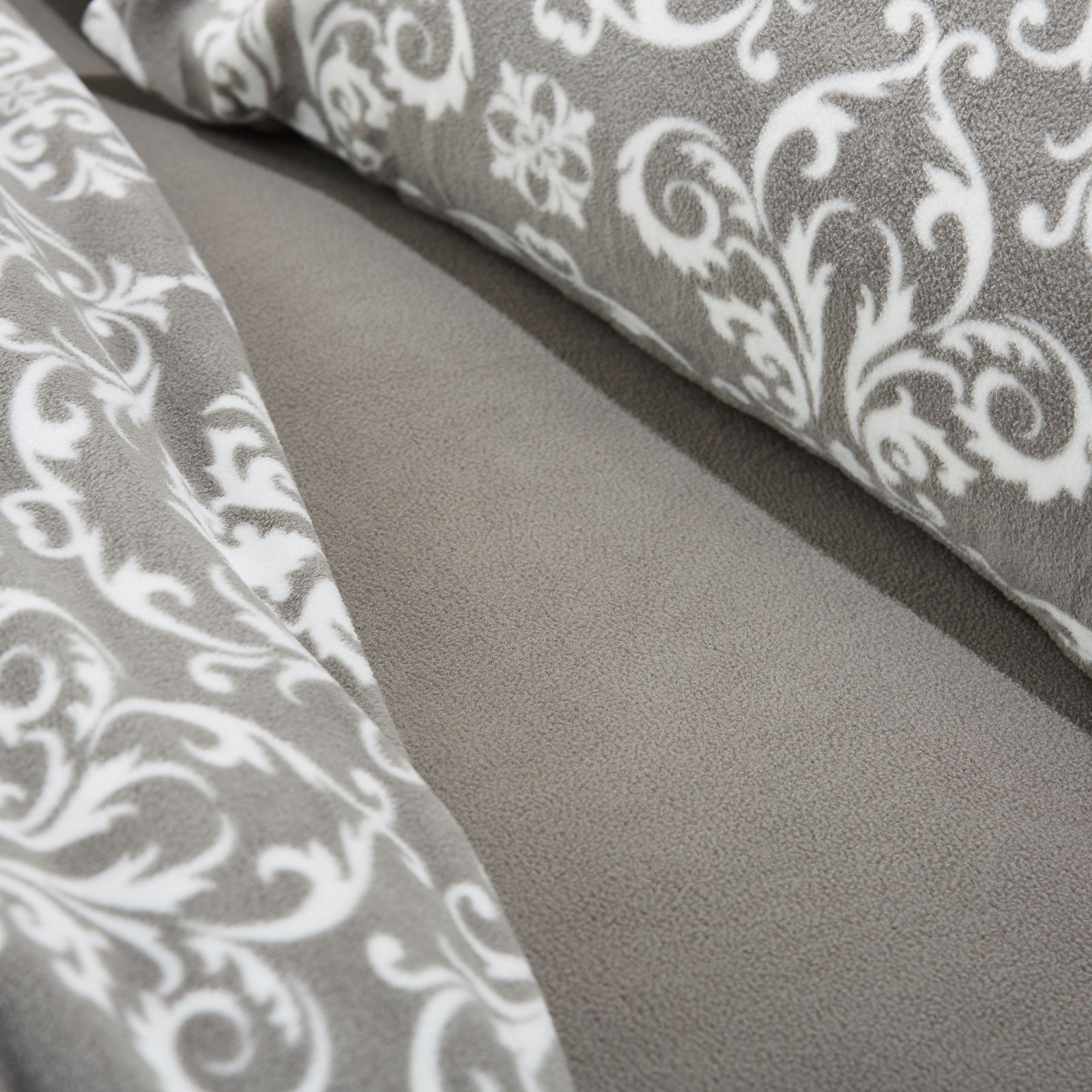 Outlet Cozee Home Damask Print Fleece Duvet Set with Deep Fitted Sheet