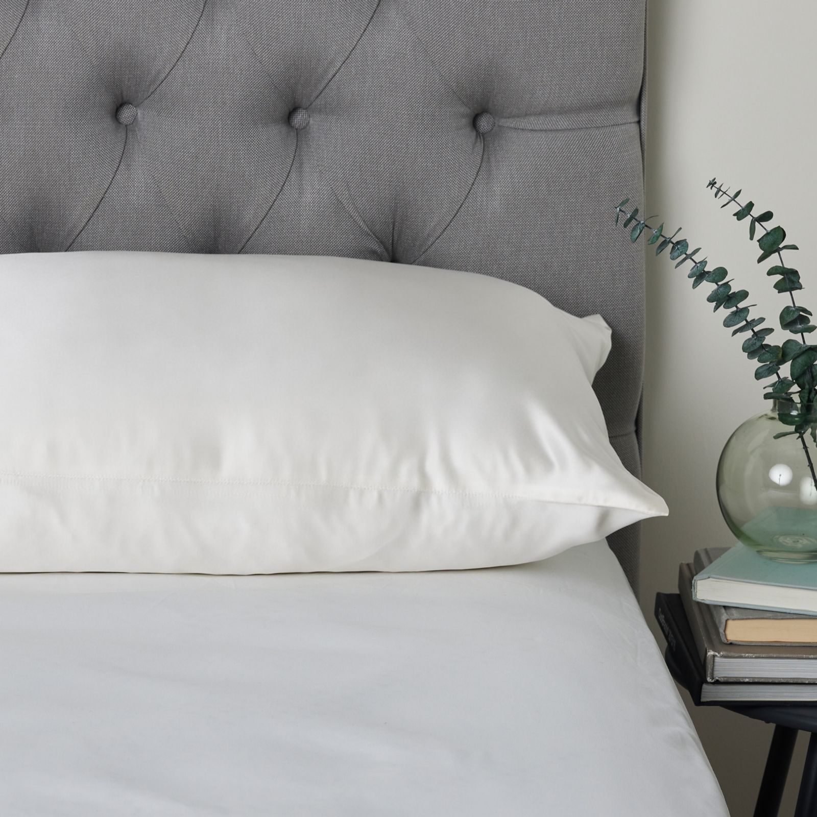 Northern Nights Pure 100% Mulberry Silk Pillowcase &Scrunchie w/Giftbox