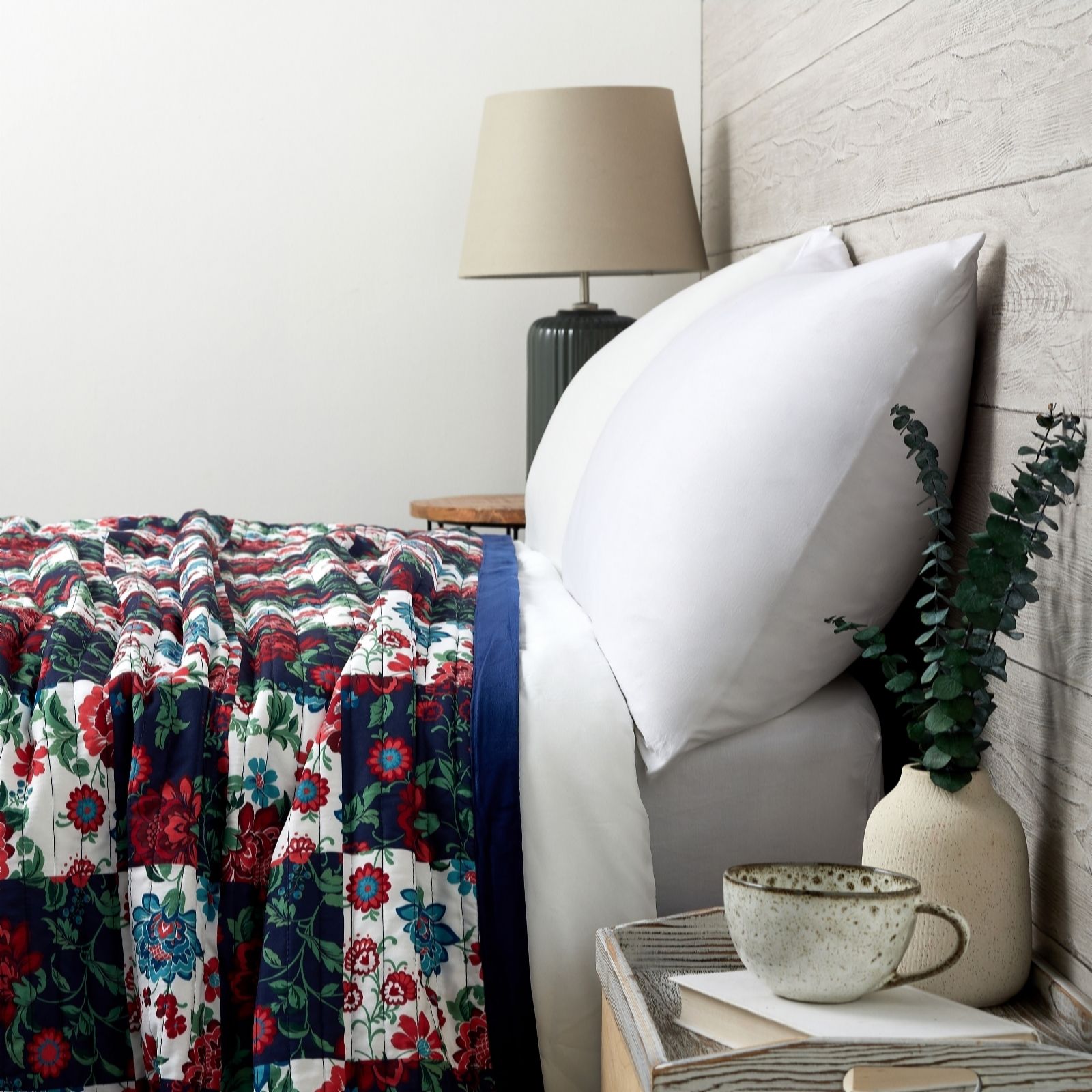 Outlet Sara Davies Quilted Floral Bedspread with Velvet Border