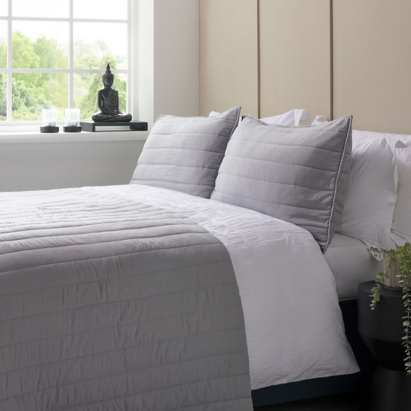 Outlet K by Kelly Summer Weight Bedspread and Set of 2 Shams