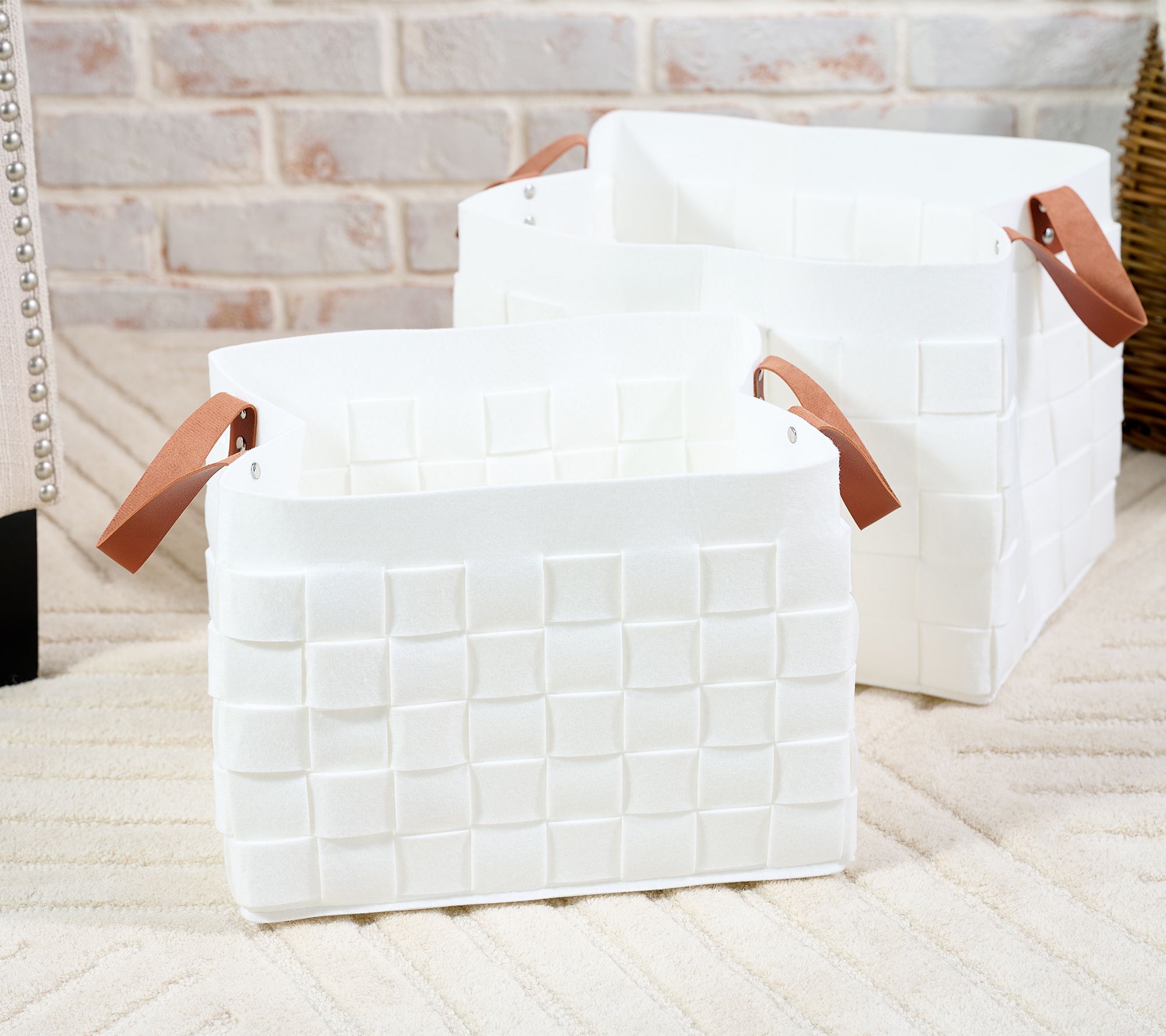 c e ll a Set of 2 Woven Felt Baskets